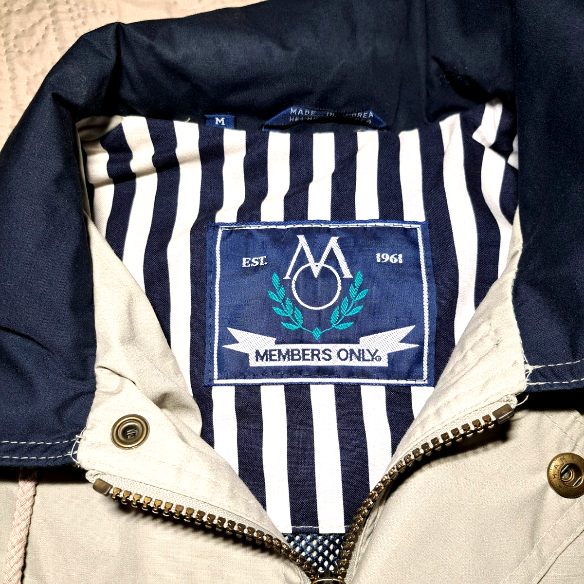 MEMBER ONLY Jacket men's windbreaker puffer, Green/tan/navy color