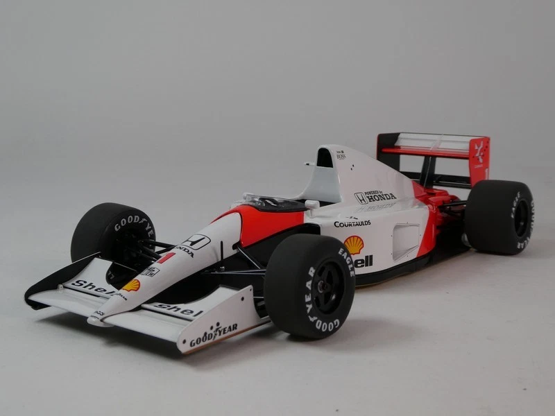 Autoart Mclaren Honda MP4/6 Ayrton Senna World Champion 1991 Japan GP 1/18 89150 - Immagine 2 di 4