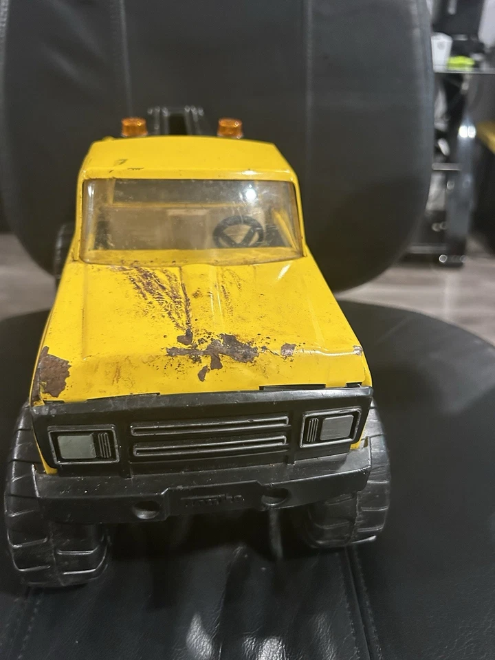 vintage 1978 Tonka caminhão destruidor de tração nas 4 rodas #2590 desgaste de jogo COMO ESTÁ amarelo - Imagem 4 de 4