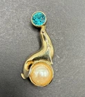 Seal Faux Pearl Rhinestone Gold Tone Brooch Pin C61b