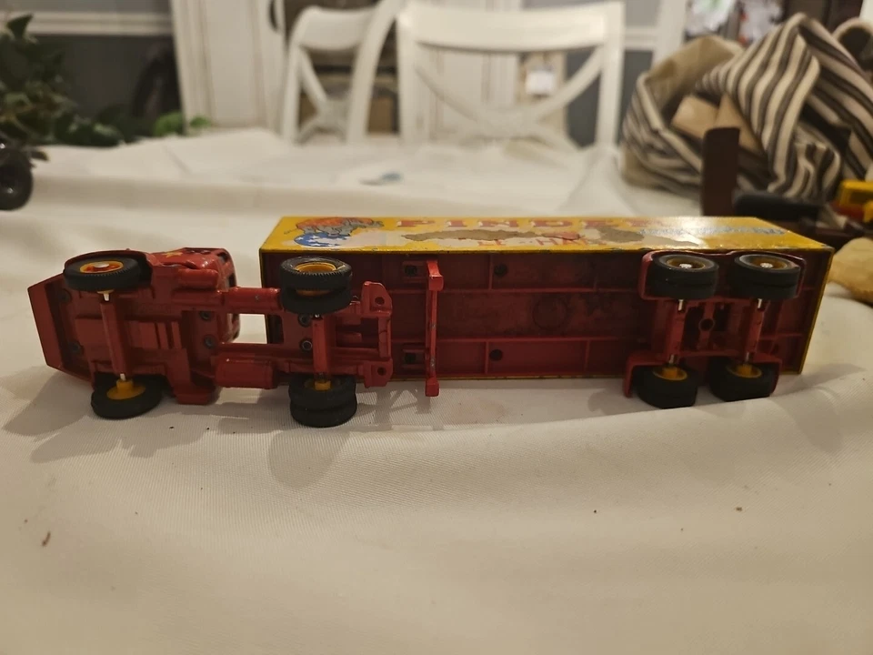 Corgi 1/50 Scale 70101 - Berliet TLR Semi Fourgon - Jean Richard Pinder Circus - Image 4 of 4