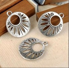 10pcs 22x19mm tibetan silver color rond hollow flower charms H0316