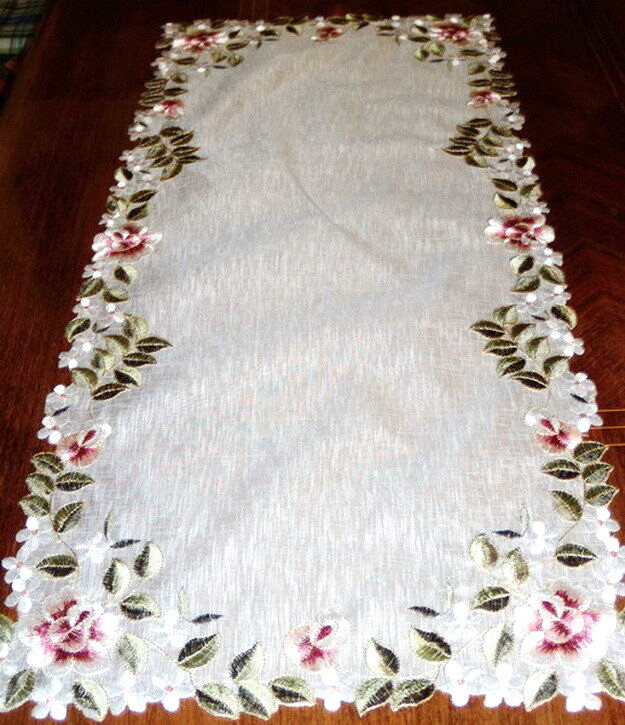 Chemin de table brodé fleurs anti-plis en voile polyester pour table basse et buffet
