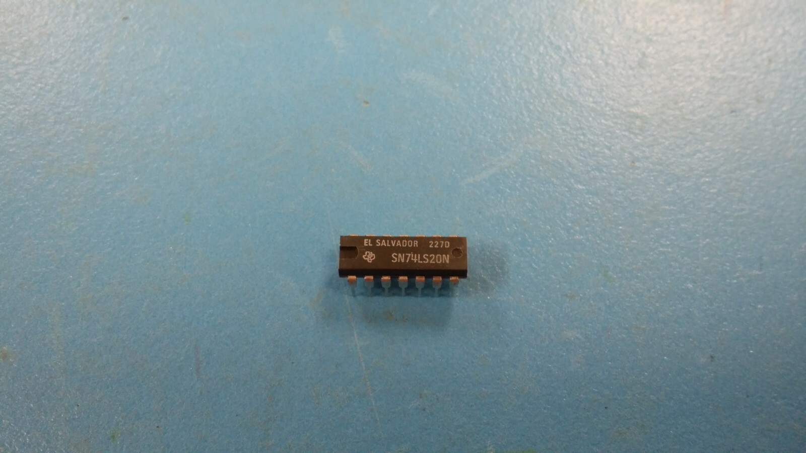 Circuit Intégré Motorola SN74LS20N - Lot De 2 Pièces Neuves Sous Emballage - Pour Projets électroniques