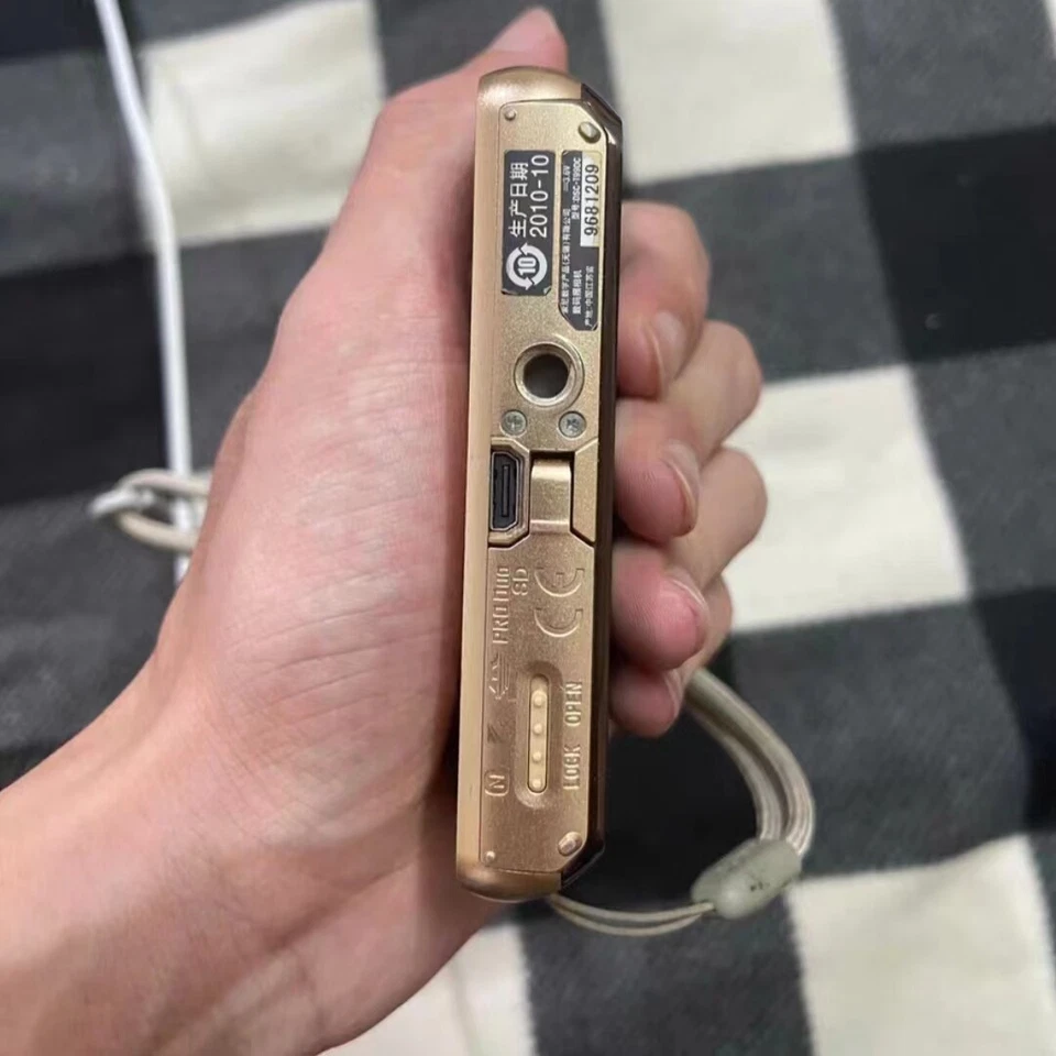 Винтажная цифровая камера SONY Cyber Shot DSC-T99D 14,1 Мп CCD золотистая s7 - Изображение 3 из 4