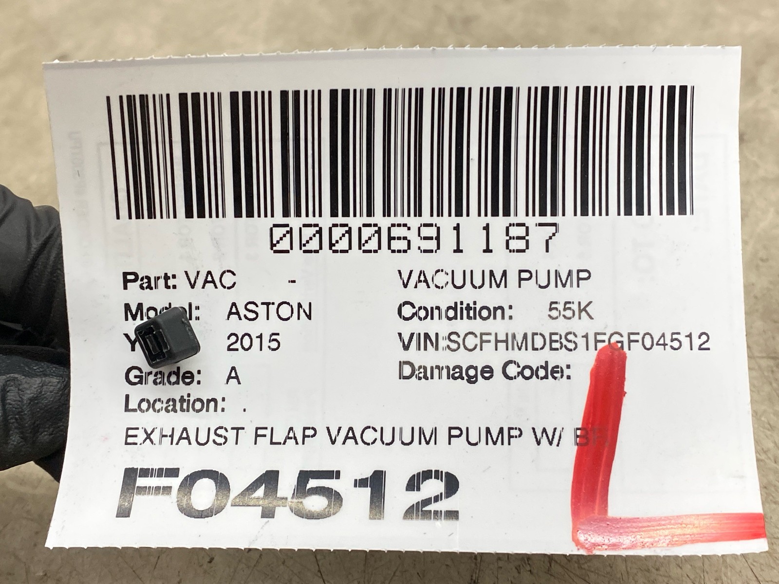 2015 ASTON MARTIN RAPIDE EXHAUST FLAP VACUUM PUMP W/ BRACKET TANK & SOLENOID