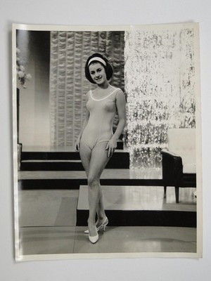Gail Cartwright TV Times Model Badeanzug TV Studio ca. 1960er Vintage Pressefoto