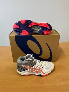 Asics Hallenschuh Gel Task MT weiblich Größe US 7/ EU 38