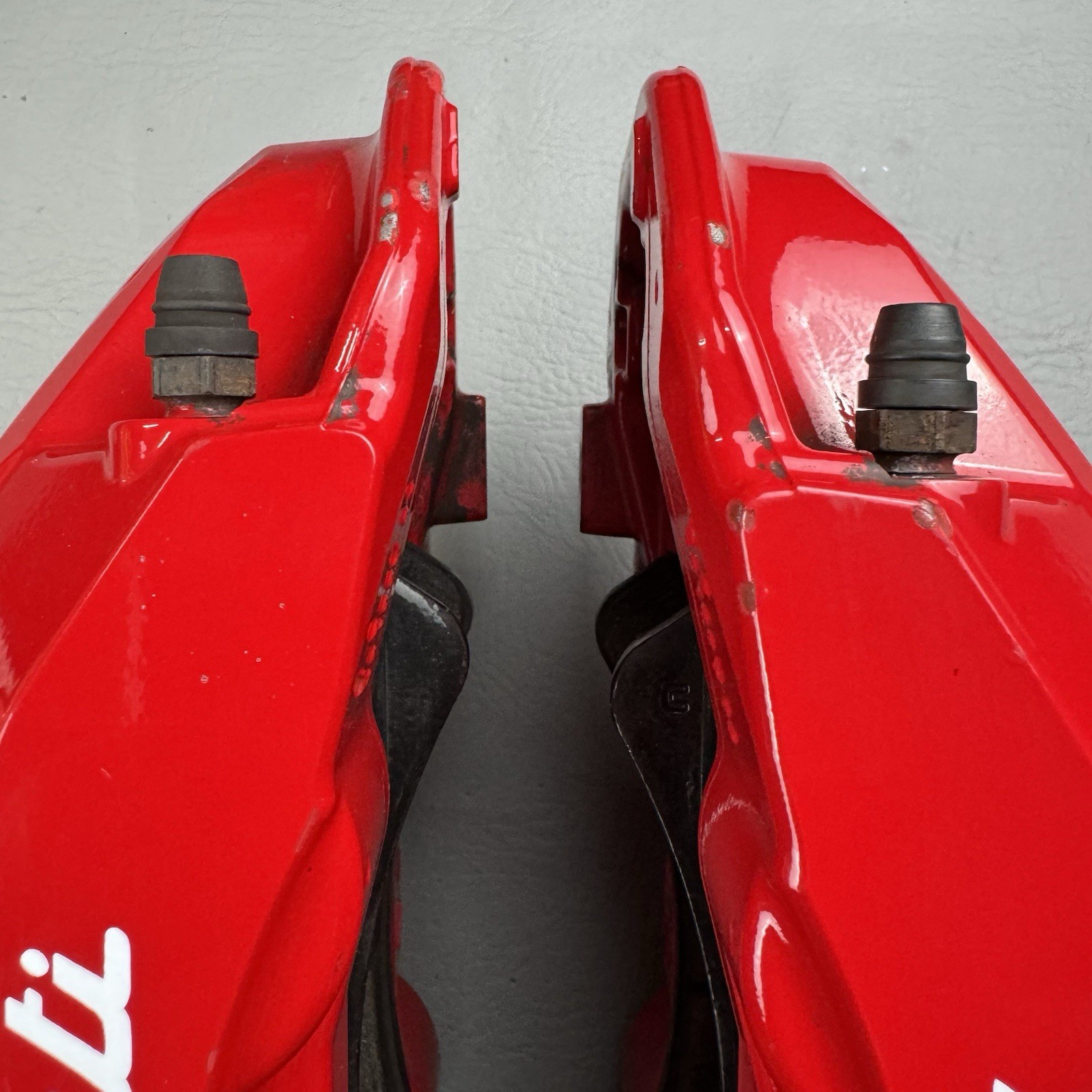 Maserati Quattroporte 2014-2017 Front Right Brembo brake calipers with pads Set Red