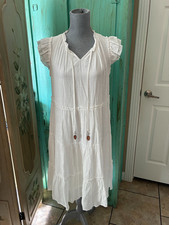 FYVE,  WHITE,  RUFFLED CAP SLEEVE,  LINED,  V-NECK WITH TIE, TIERED DRESS,  M