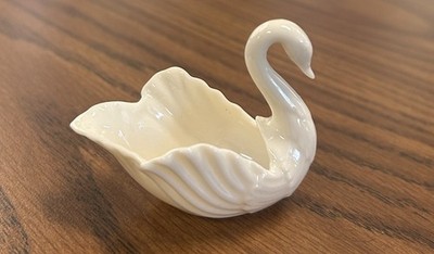 Vintage Lenox Porcelain Swans Stamped To The Bride On Bottom 2 in.