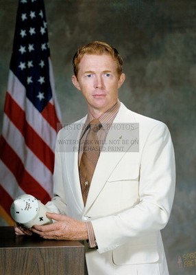STUART ROOSA ASTRONAUT APOLLO 14 NASA 1971 PORTRAIT 5X7 PHOTO
