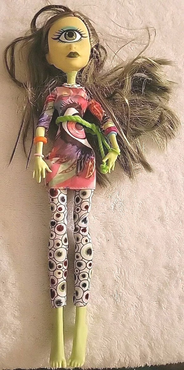 Monster High Doll Iris Clops I Love Heart Mattel One Eye Cyclops