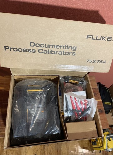 Fluke 754 Documenting Process Calibrator /CALIBRATED 2024 - NEW SEALED - Picture 8 of 12