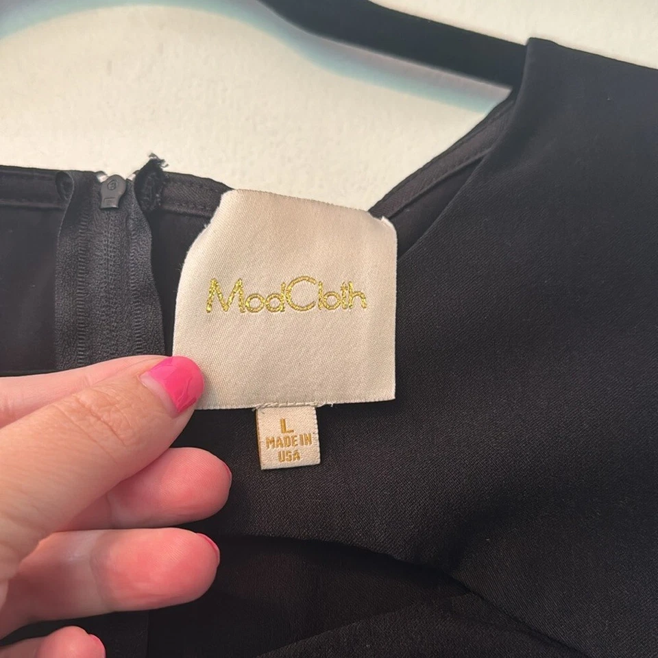 Timeless Modcloth Sheath Classy Dress with Key Hole Cut Out Size Large - Image 4 of 4