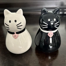 Adorable Black & White Tuxedo Kitty Ceramic Cat Salt & Pepper Shakers CuTE!! NIB