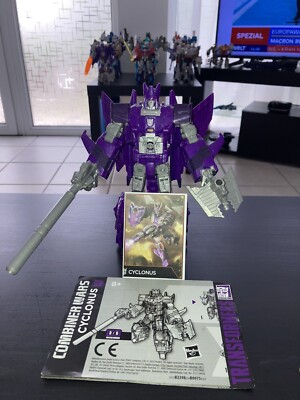 Transformers Combiner Wars Cyclonus