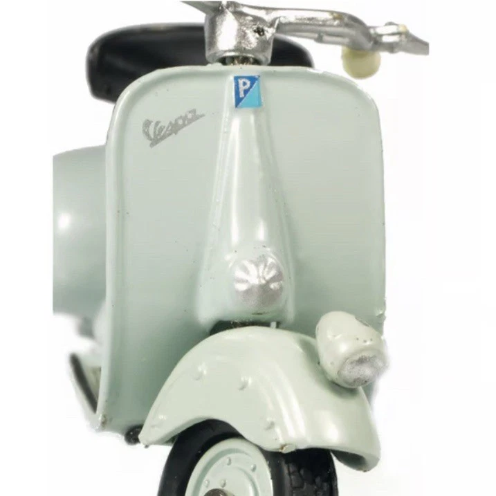New-Ray 1946 Vespa 98 Moped bike 1:32 diecast model toy 2.5 Inch Grey - Image 4 of 4
