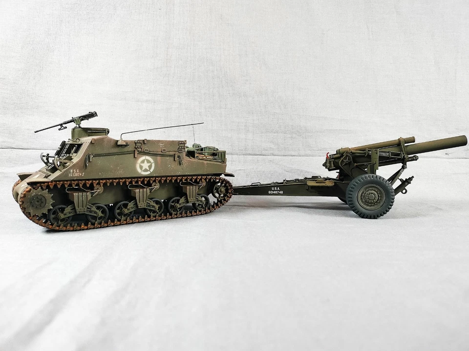 Construido 1/35 variante M7 Prime Mover del Ejército de los EE. UU. con obús remolcado M1a1 de 155 mm Foto 2 de 4