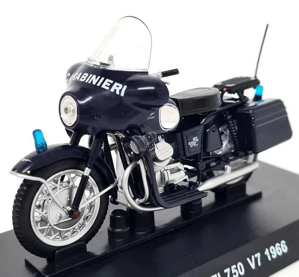G&P 1/24 Moto Guzzi 750 V7 1966 Carabinieri + Plinth 9CM Model Motorbike - Image 3 of 4