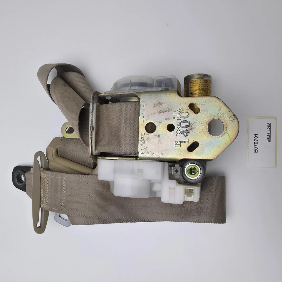 Lexus GS430 2005 montaje del cinturón de seguridad lado derecho E070701 Foto 2 de 4