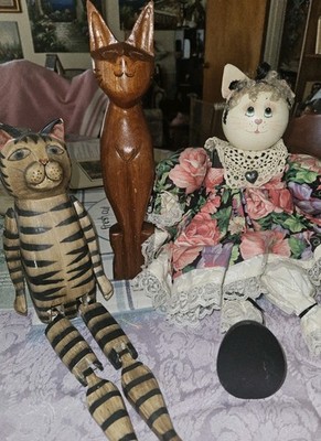 Lot Of 3 Cats Tiger Lily VTG Wood Carved Cat Shelf Sitter & 2 Hand Crafted Cats