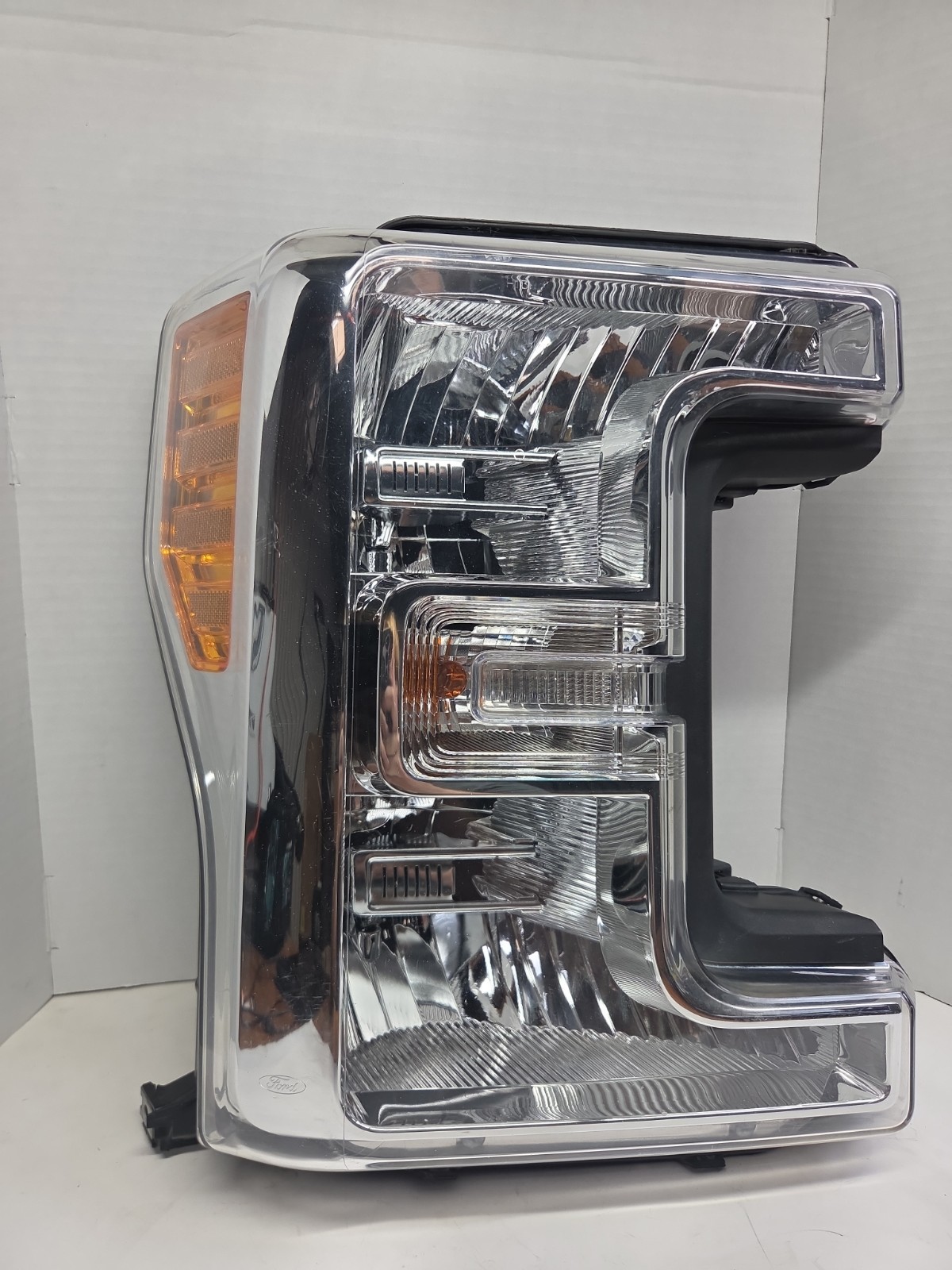2017 – 2019 Ford F250 F350 OEM Right RH Pass. Halogen Headlight PN HC3B-13005-A