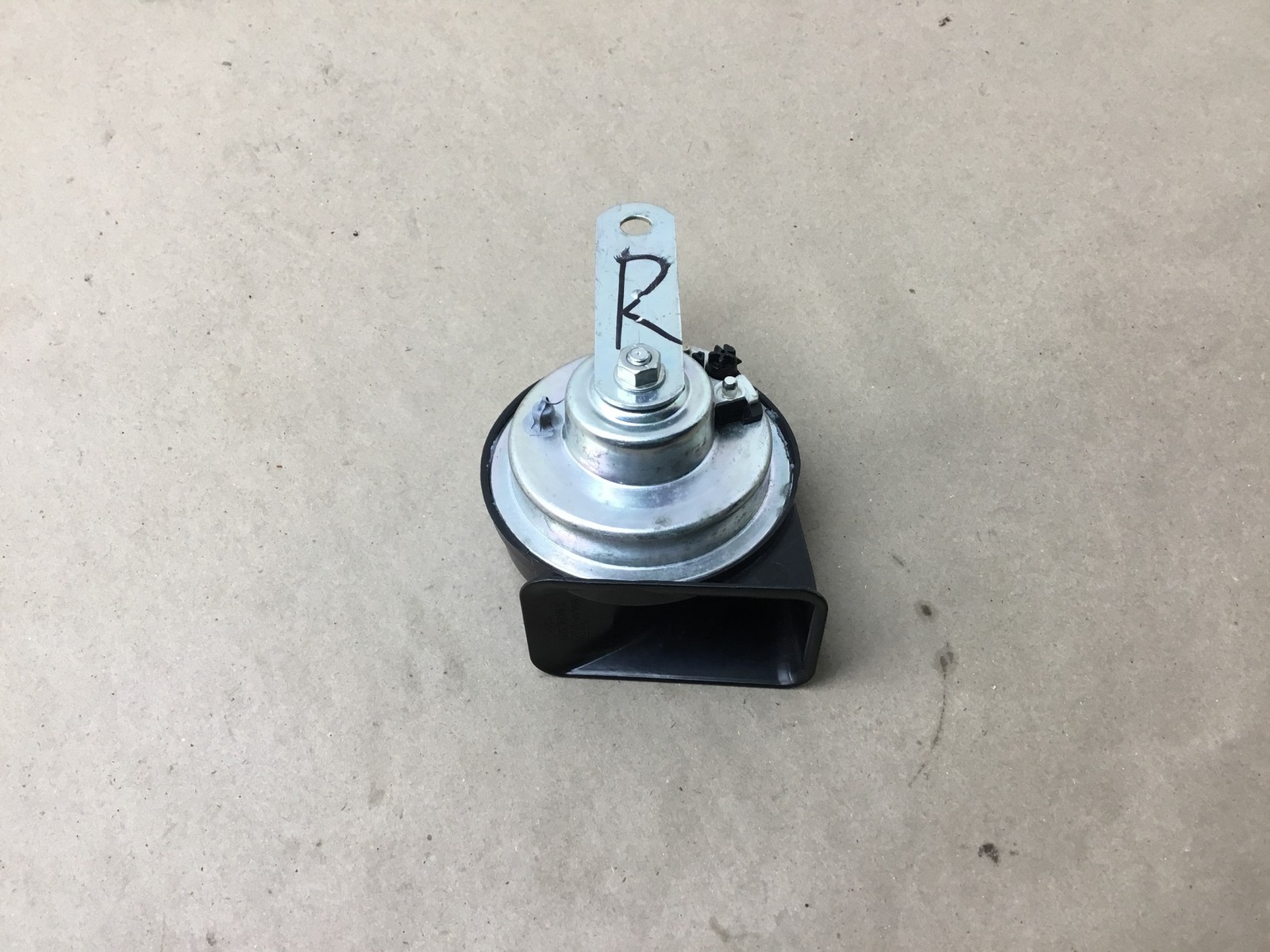 McLaren 720S 720 2018 Right Passenger Air Horn High Electric Unit 17 - 20 ;$8