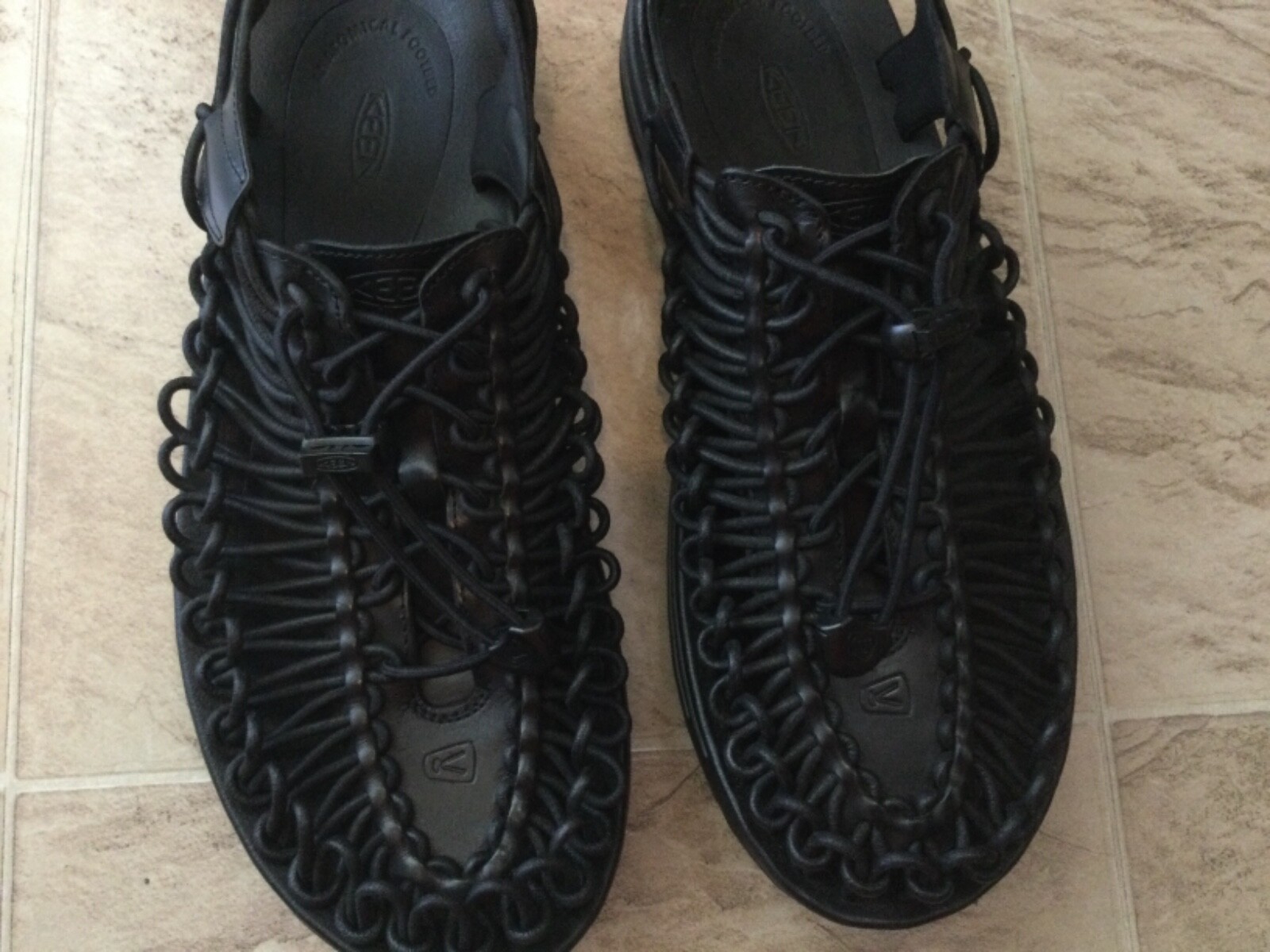 Scarpe sandalo con cinturino nuove $245 KEEN Uneek pelle premium nere 1024961 donna 11