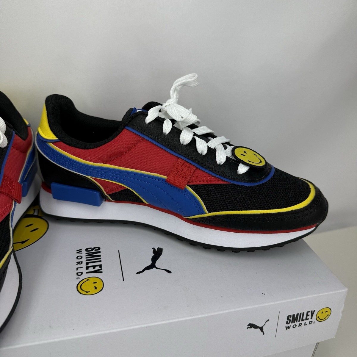 Puma Youth Smiley Shoes Future Rider SW Jr Junior Sz 6C Boys