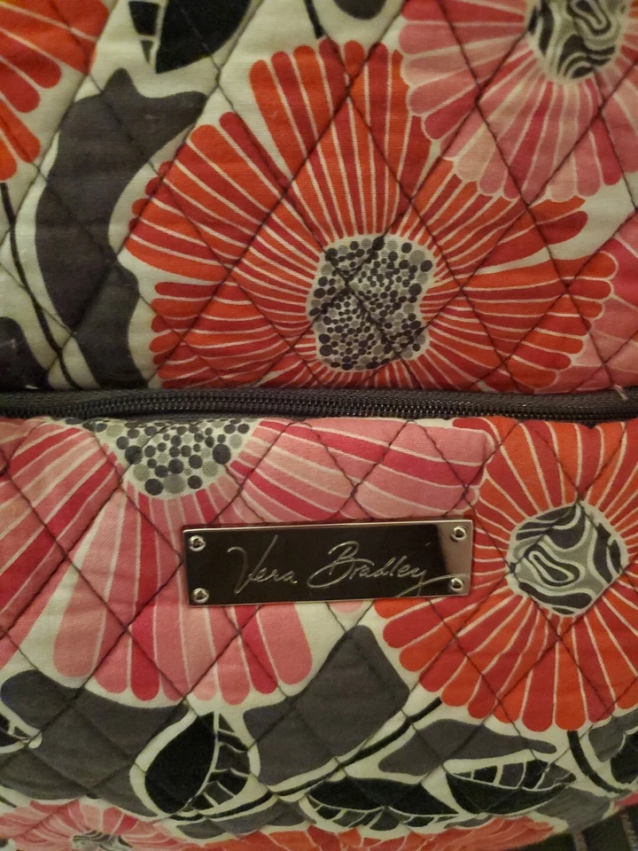 Bolsa de pañales Vera Bradley 16" rosa gris rojo negro con cambiador  Foto 2 de 4