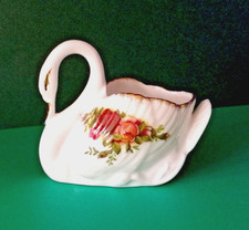 ROYAL ALBERT OLD COUNTRY ROSES SWAN MINIATURE ORNAMENT VASE 1965's ENGLAND