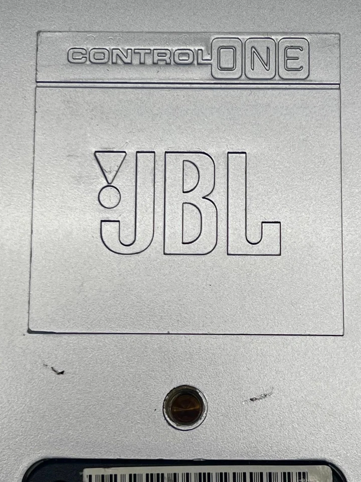 JBL 🌈 CONTROL ONE🌈 Coppia diffusori a due vie con woofer da 100 mm 4" Cromato - Immagine 4 di 4
