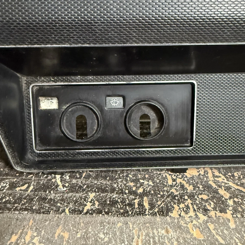 Cuadro de instrumentos Ford F150 F250 Bronco 1980-1986 bisel ventilaciones E0TB-10045C90-A Foto 3 de 4