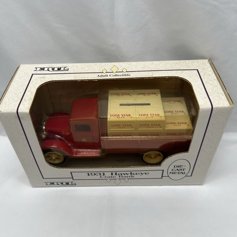 Ertl Diecast Bank 1931 Hawkeye Crate Bank Lone Star Beer Red Truck con cajas Foto 2 de 4