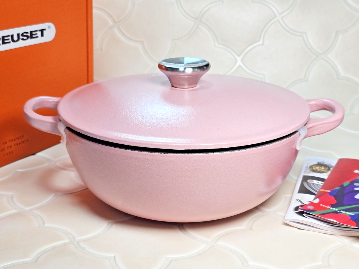 Le Creuset 2.7 Qt 22cm Marmite Matte Sugar Pink / Black Matte