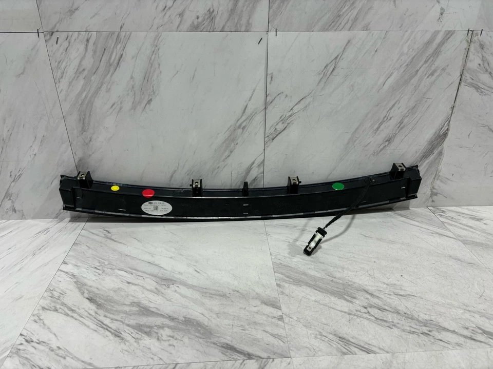 Land Rover Discovery Sport 2013-2017 tercera luz de freno OEM lámpara trasera LED central Foto 3 de 4