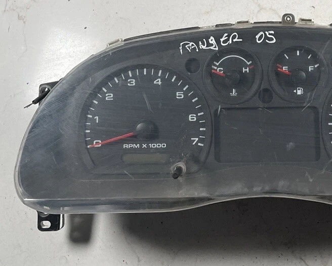 Cuadro de instrumentos Ford Ranger 2005-2006 velocímetro calibre 6L54-10849-A Foto 2 de 4
