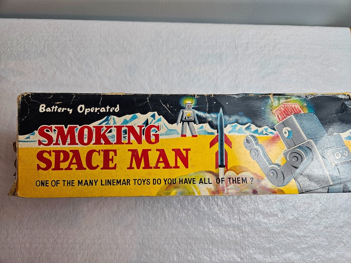 Line mar Smoking Spaceman Robot Tin Toy Japan Battery Operated