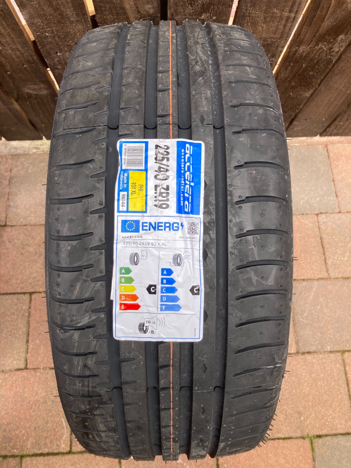 4 x 225/40ZR19 93Y XL ACCELERA 225 40 19 EXTRA LOAD TYRES 225/40R19 93Y XL !