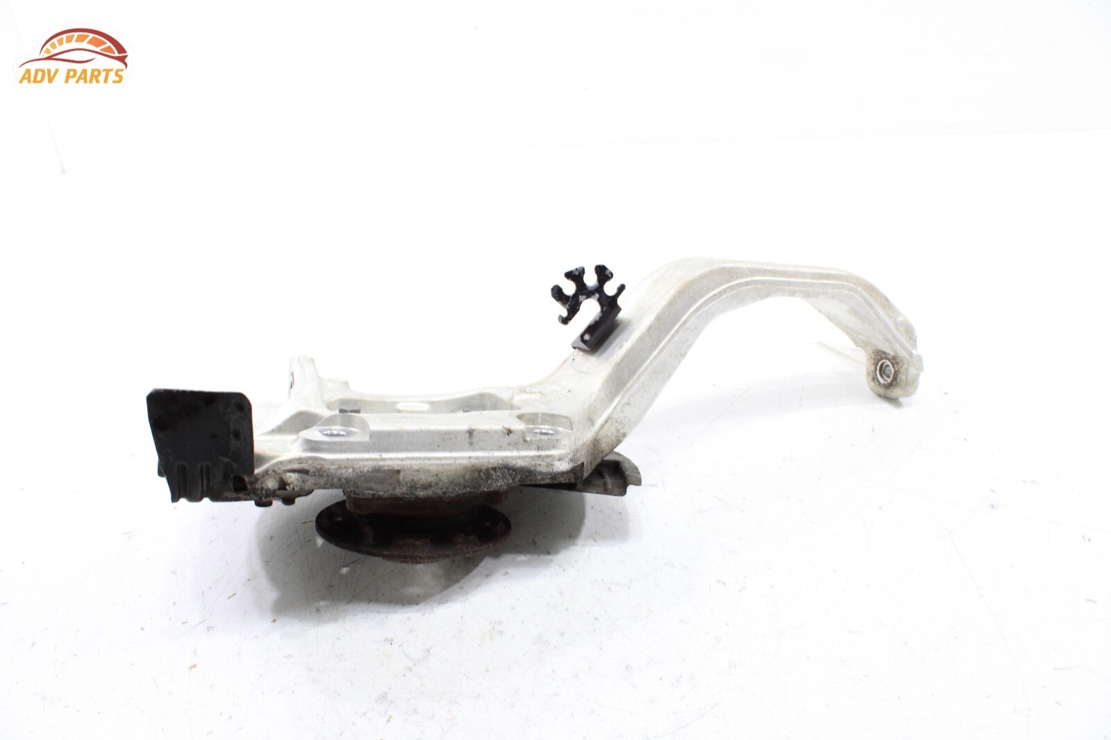 2017 - 2020 MASERATI LEVANTE FRONT LEFT DRIVER SIDE SPINDLE KNUCKLE HUB OEM