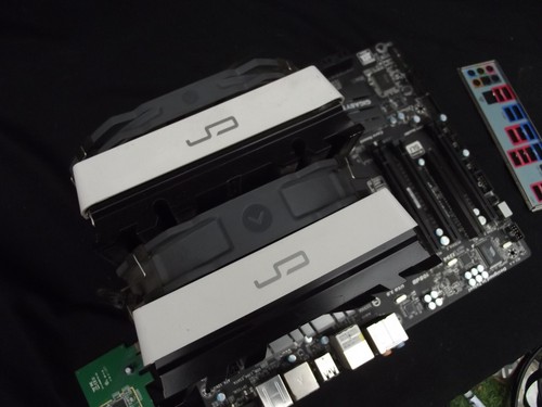 AMD FX 8320 cpu gigabyte ga 990fxa ud3 motherboard combo - Picture 8 of 11