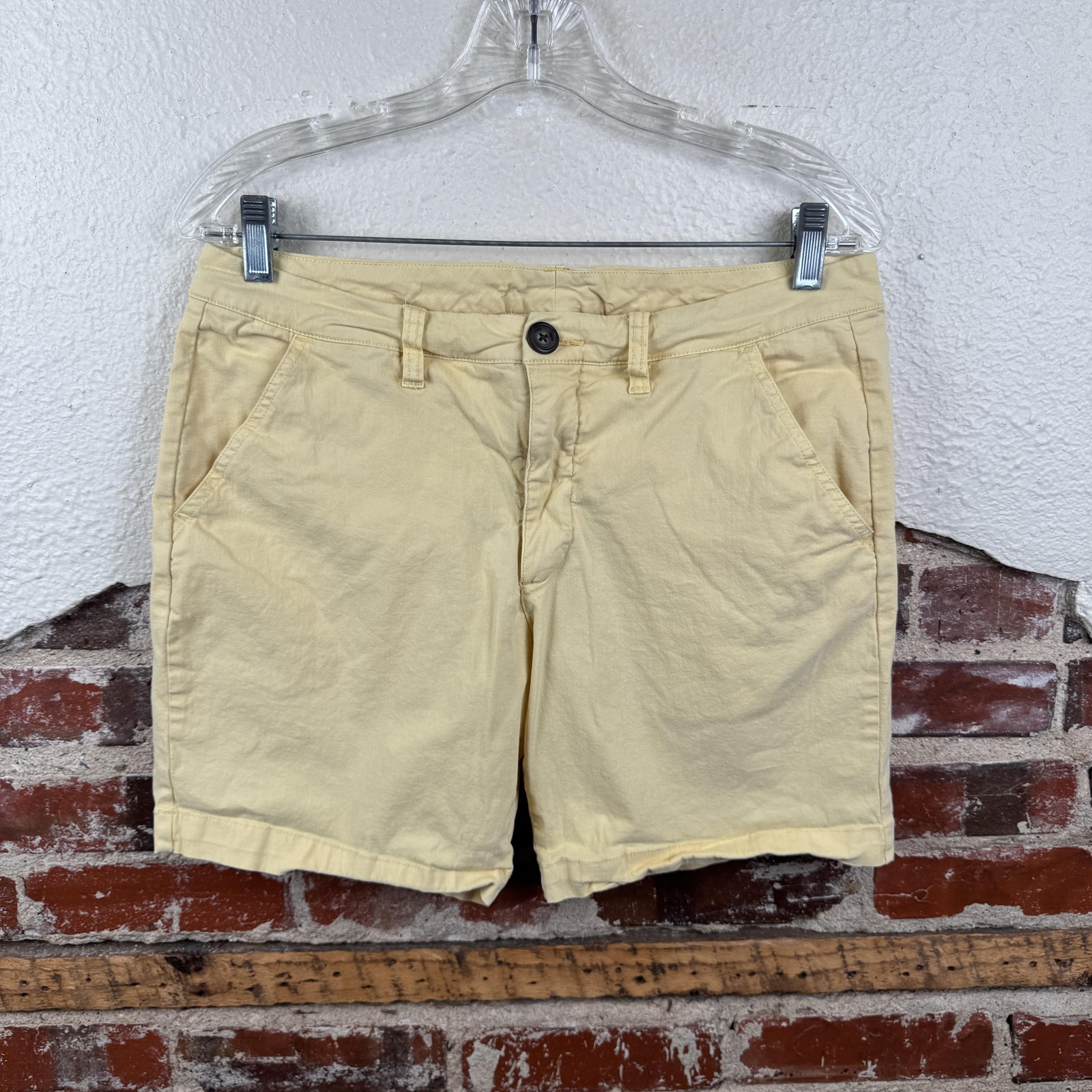 Chubbies Originals Shorts Mens 30 Yellow Stretch Casual Cotton Blend Summer