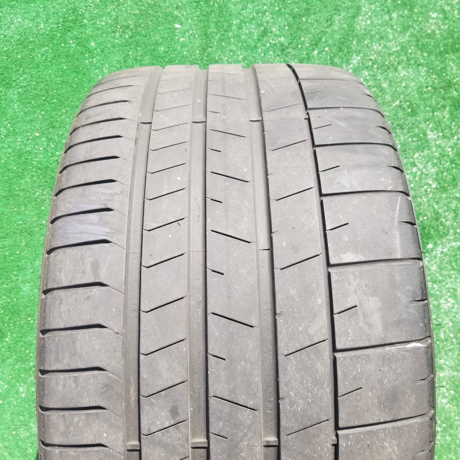 305/30R20 Pirelli P Zero PZ4 Tires 305/30ZR-20 R01 Audi R8 305/30ZR20 60% Tread
