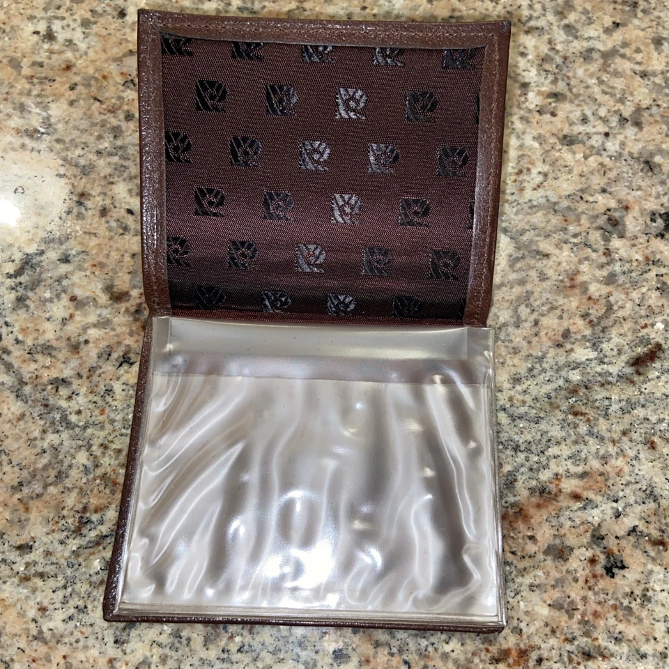 Pierre Cardin Boutique VTG wallet With Picture / Credit Card Fold  - Image 4 of 4