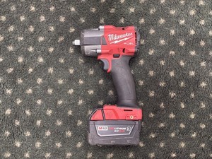 Milwaukee M18 Fuel 1/2" Mid-Torque Impact Wrench w/ 5.0 Battery 2962-20