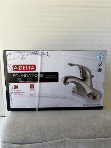 Delta Foundations Single Handle Centerset Brushed Brass Bathroom Sink Faucet - Picture 1 of 2