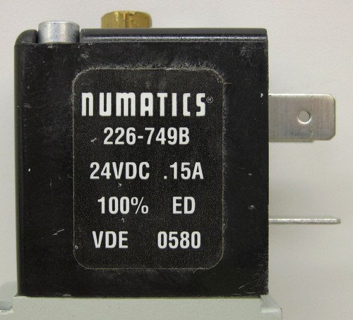 Válvula accionada solenoide piloto Numatics L12BB452B - Imagen 3 de 4