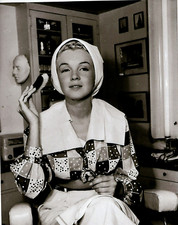 8x10 BLACK & WHITE PHOTO of MARILYN MONROE Putting on Makeup - 1948