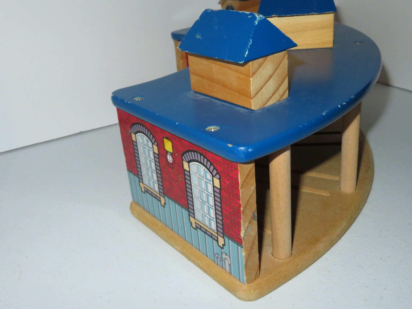 thomas the train roundhouse